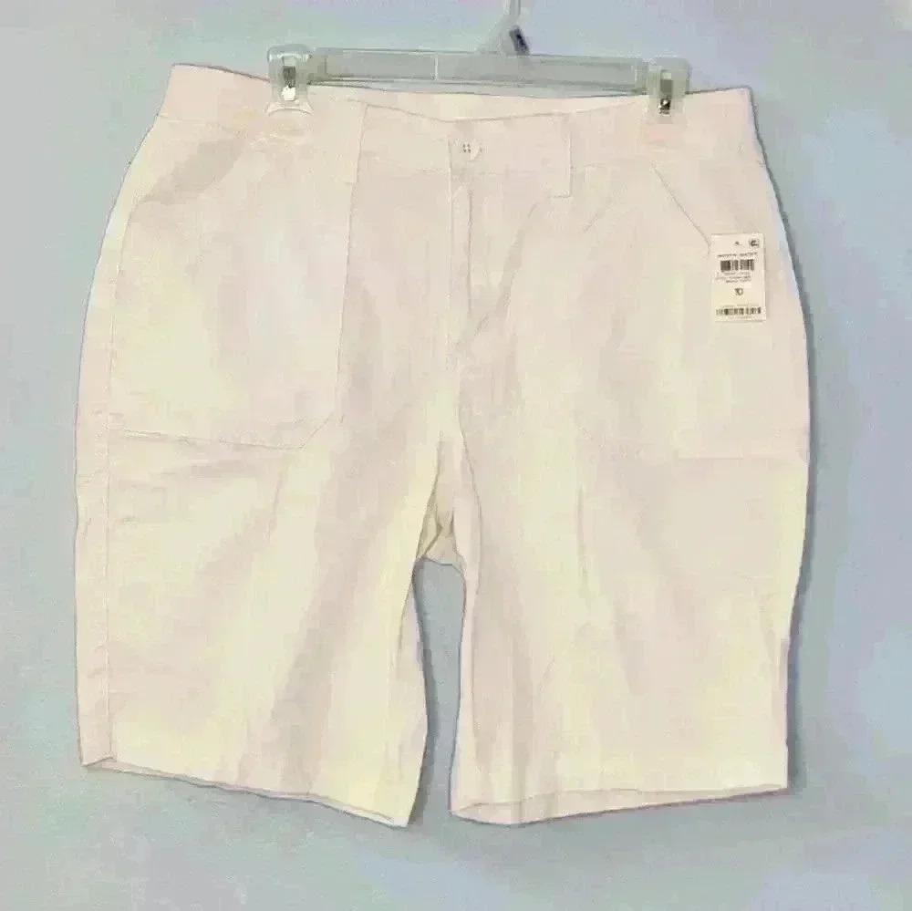 Karen Scott  long, white walking shorts with stretch waist and pockets size 10